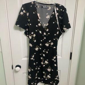 Missguided floral black dress size 14 NWT
